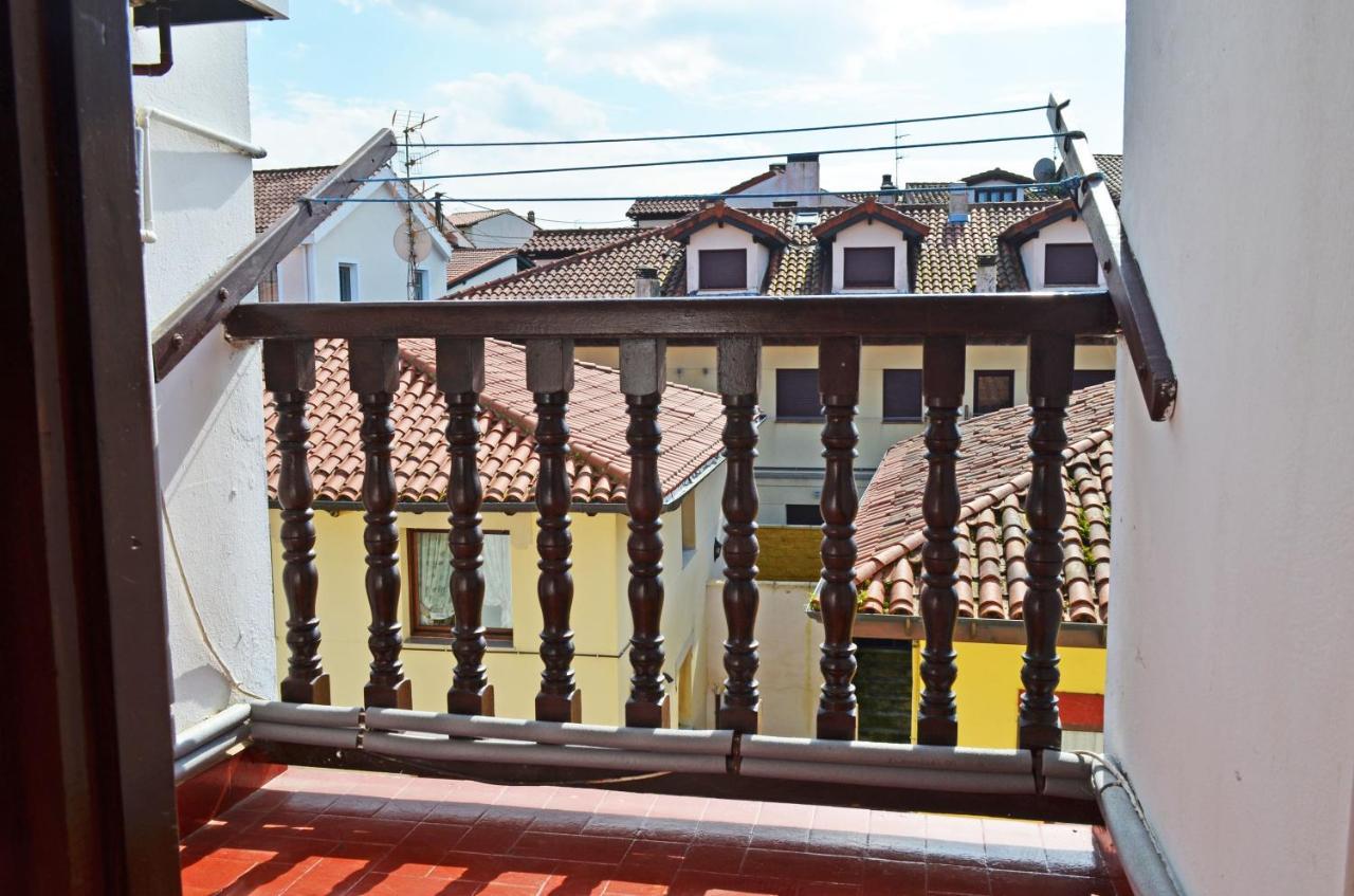 Apartamento El Corro: Con Parking En Pleno Centro De Comillas Exteriör bild