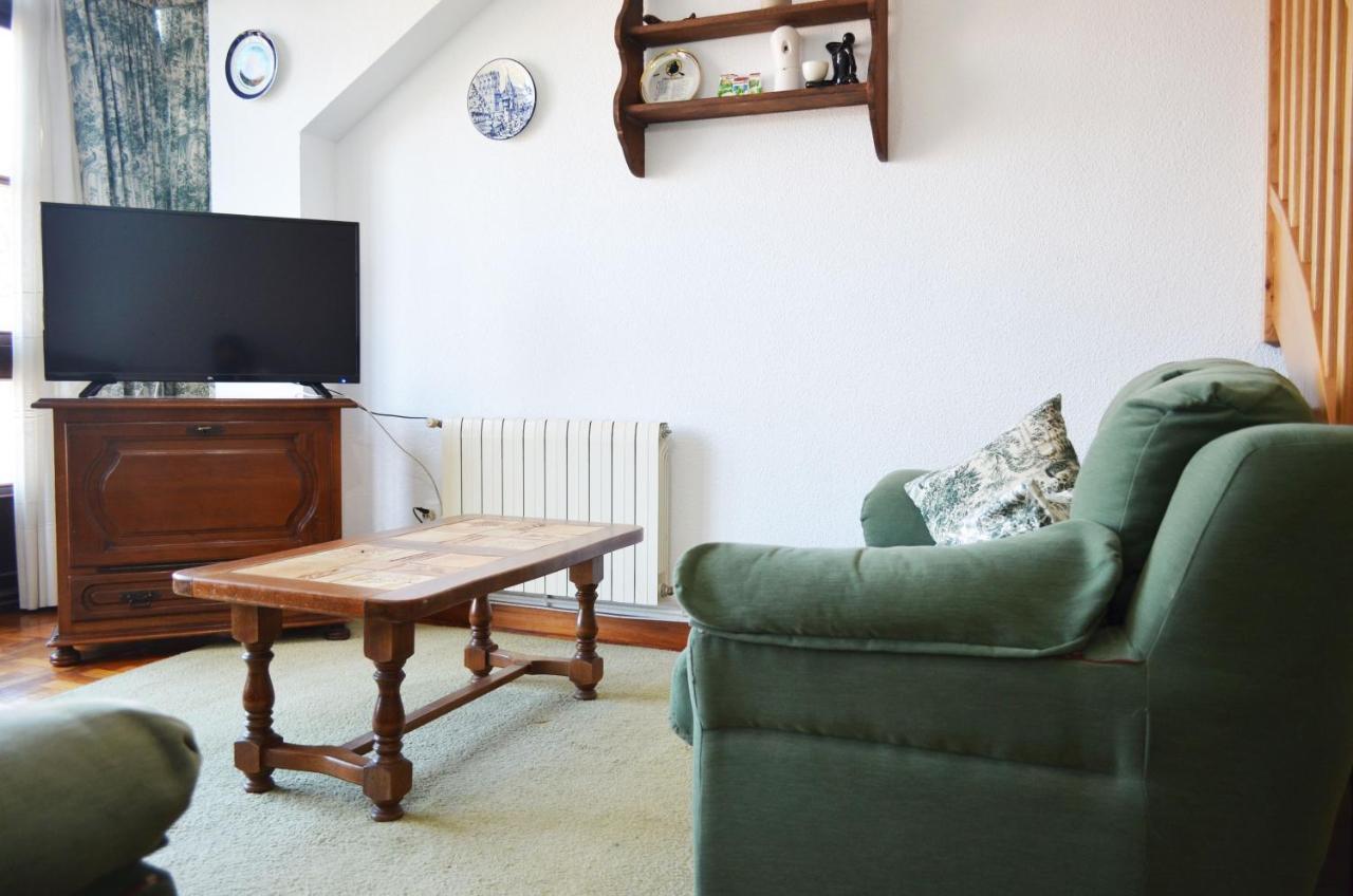 Apartamento El Corro: Con Parking En Pleno Centro De Comillas Exteriör bild